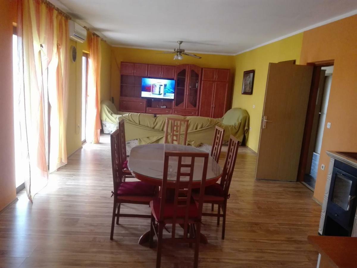 טרוגיר Apartment Luka מראה חיצוני תמונה